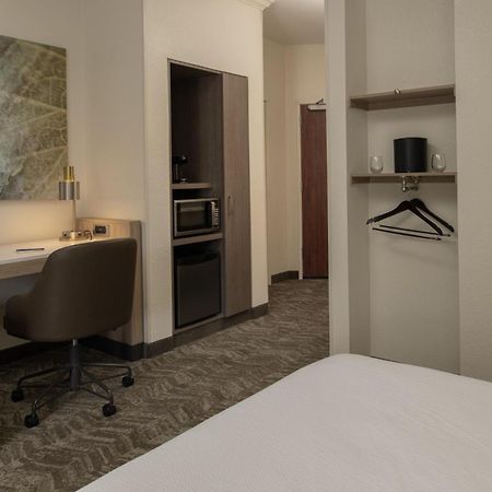 สปริงฮิลล์ สวีท เมดฟอร์ด Hotel ภายนอก รูปภาพ