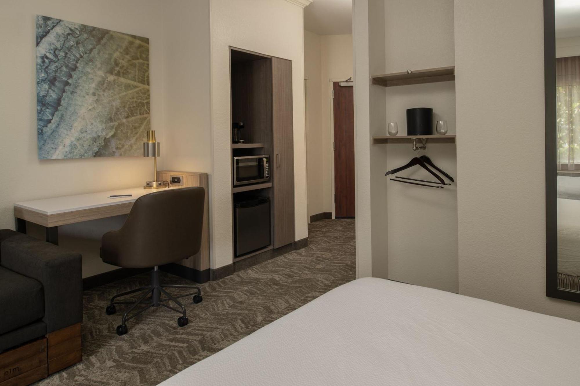 สปริงฮิลล์ สวีท เมดฟอร์ด Hotel ภายนอก รูปภาพ