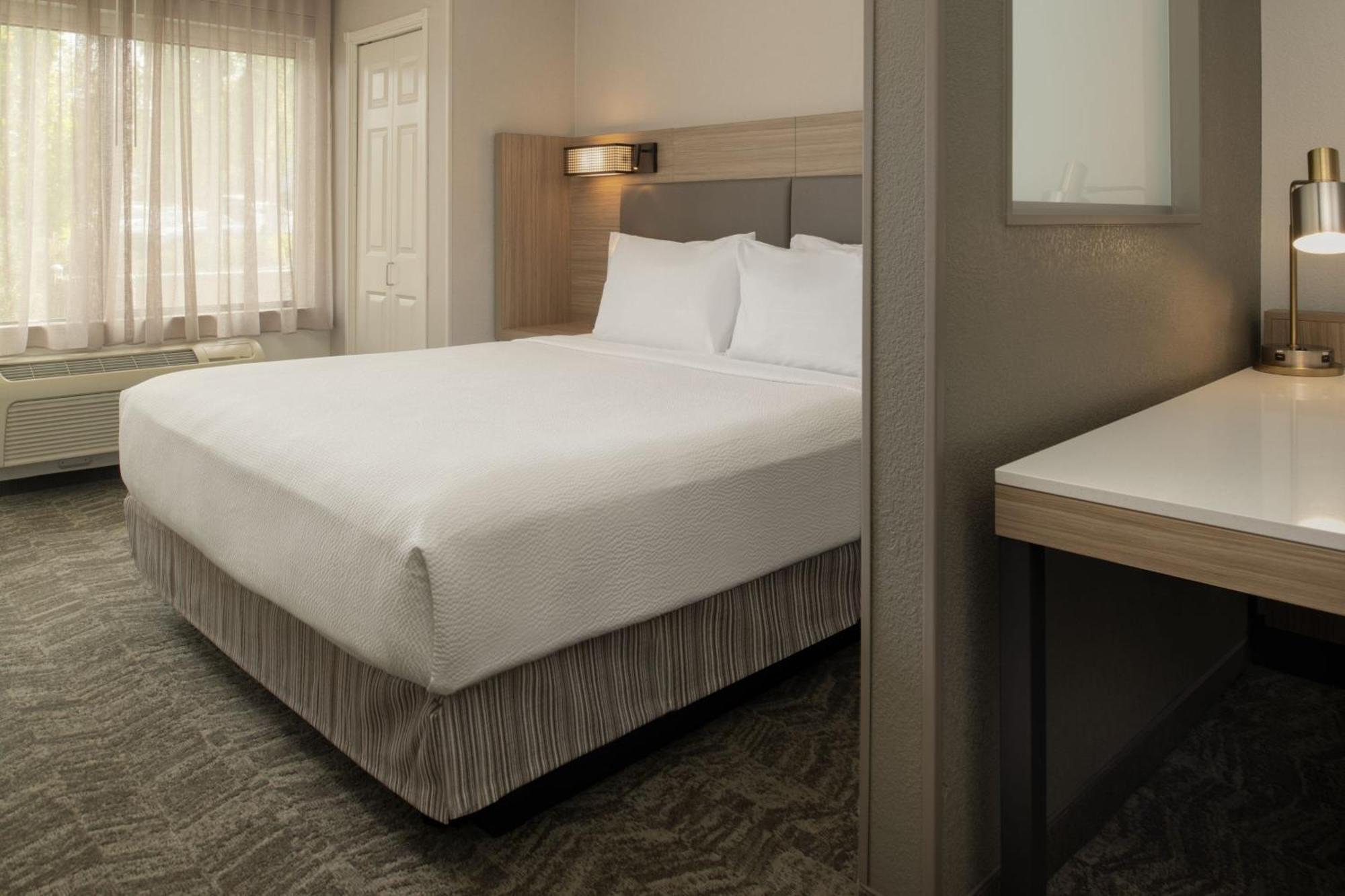 สปริงฮิลล์ สวีท เมดฟอร์ด Hotel ภายนอก รูปภาพ